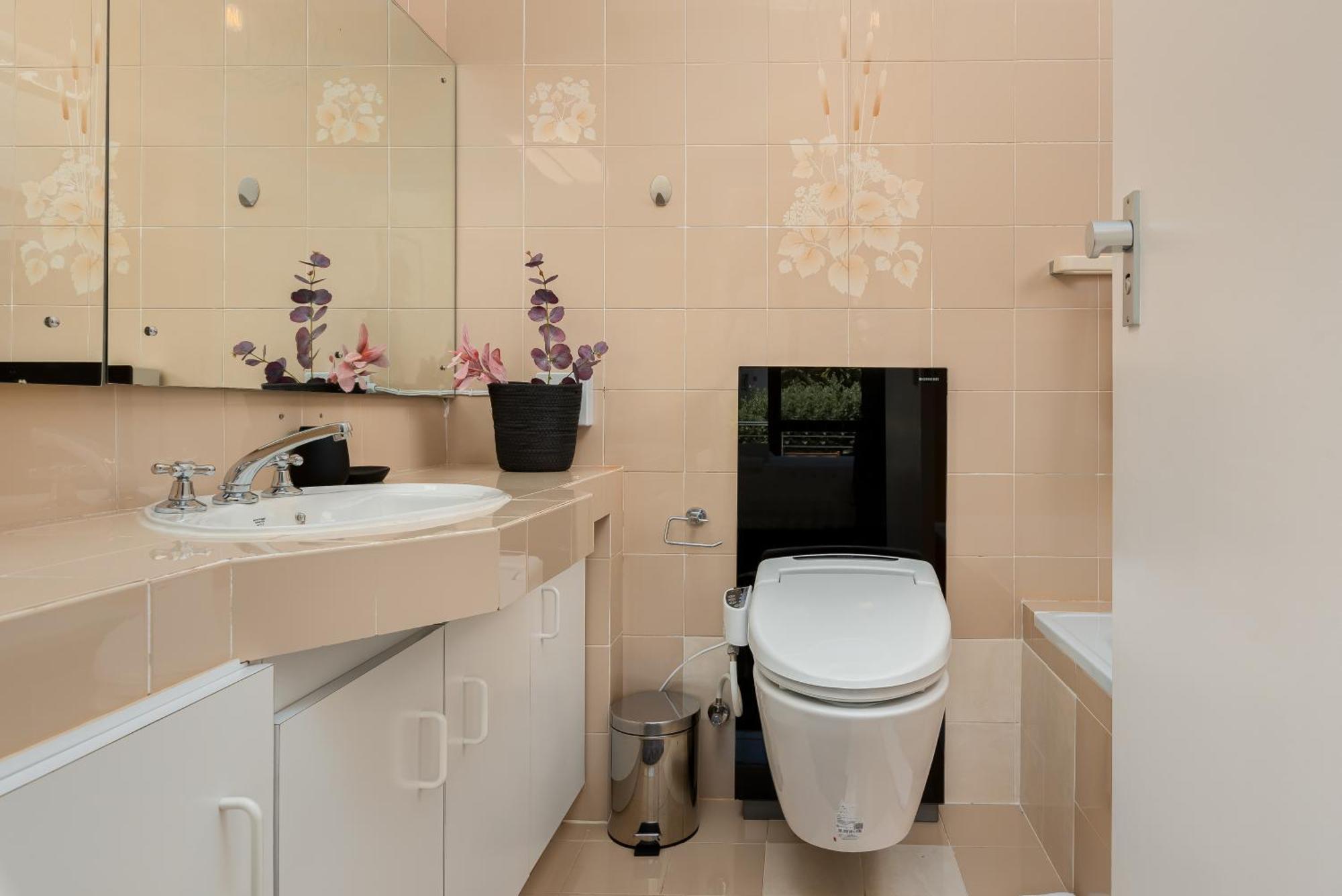 Sea Point Bliss - Access To & Saunders Pool Apartment *