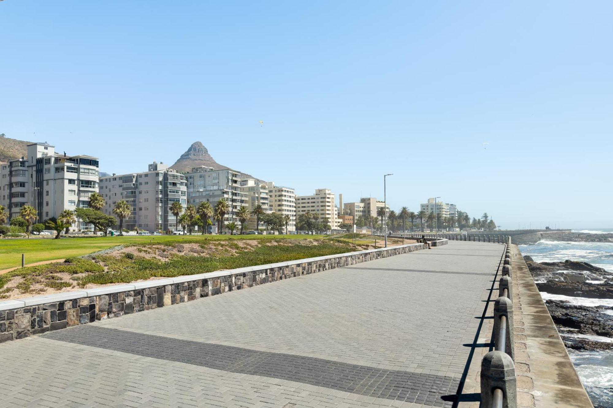 Sea Point Bliss - Access To & Saunders Pool Apartment Cape Town