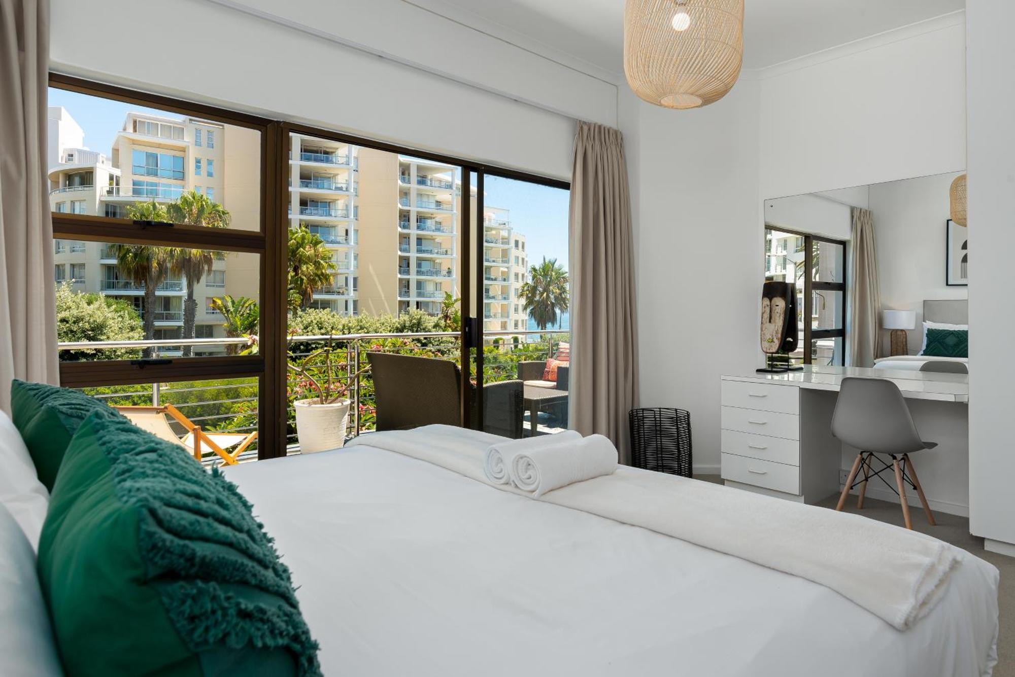Sea Point Bliss - Access To & Saunders Pool *