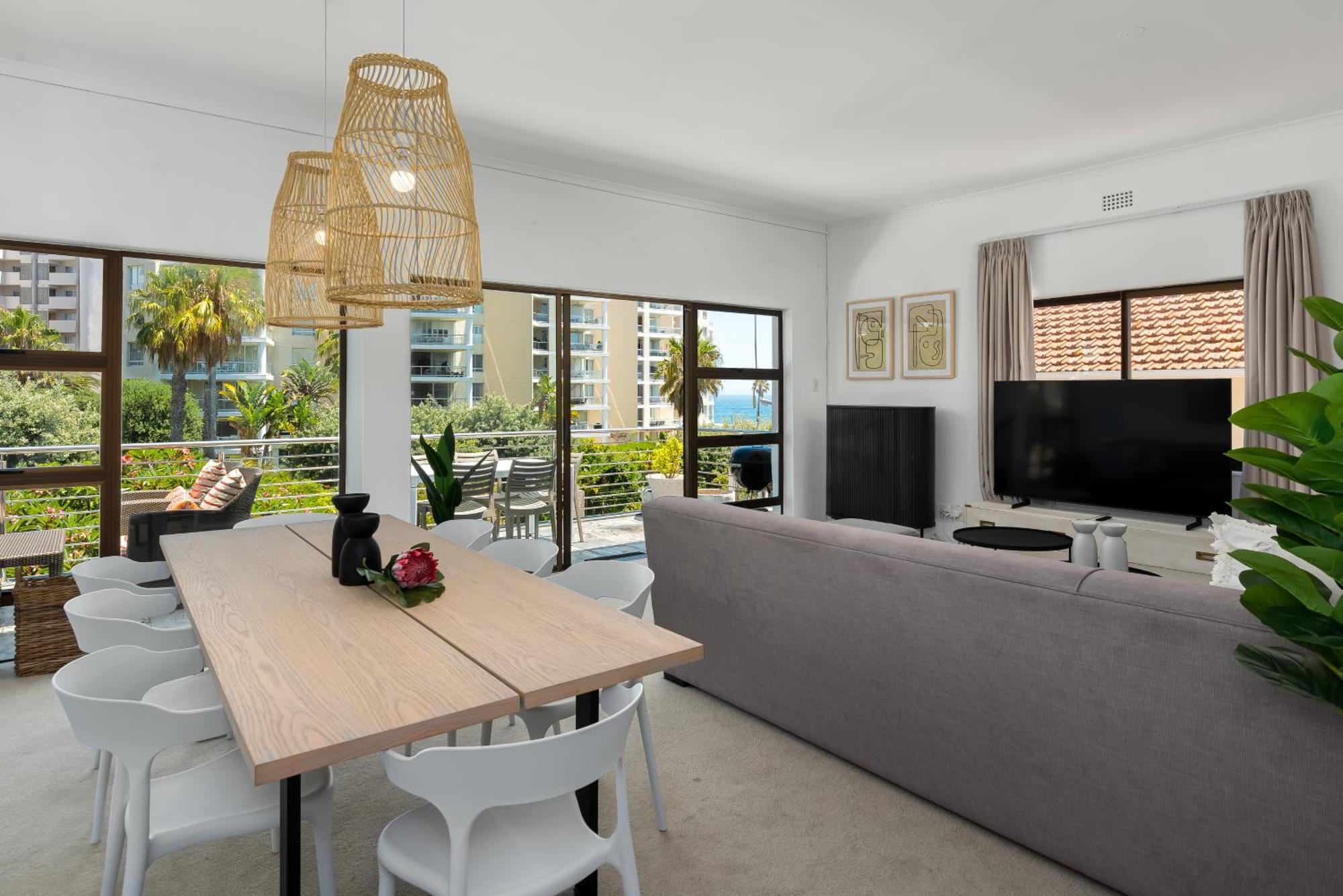 Sea Point Bliss - Access To & Saunders Pool Apartment